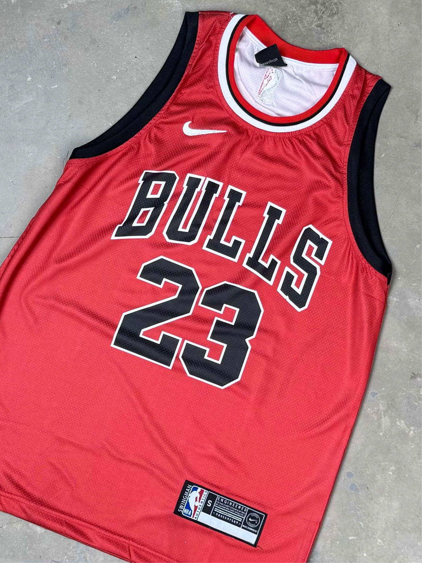 BULLS 23 كيمونة نايك