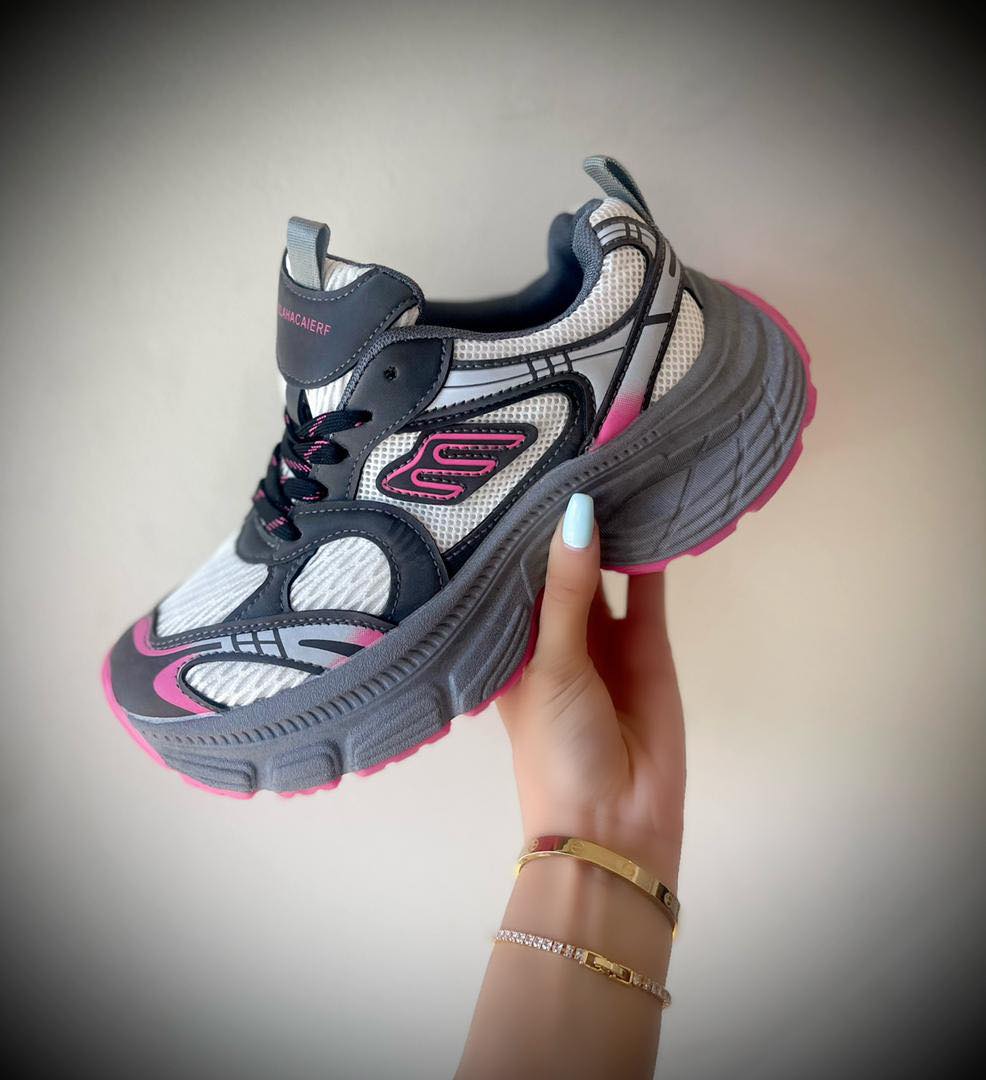 حذاء نسائي رياضي ,قالب صغير