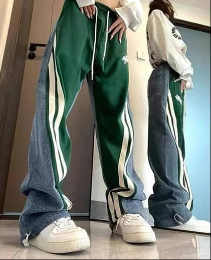 بجامة جينز لونين بخط جانبي لون اخضر *