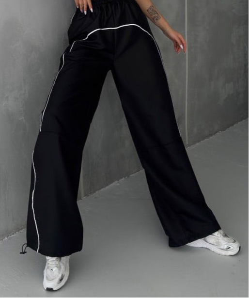 بجامة لاستيكة خط ابيض , قماش مطري ,قالب طبيعي