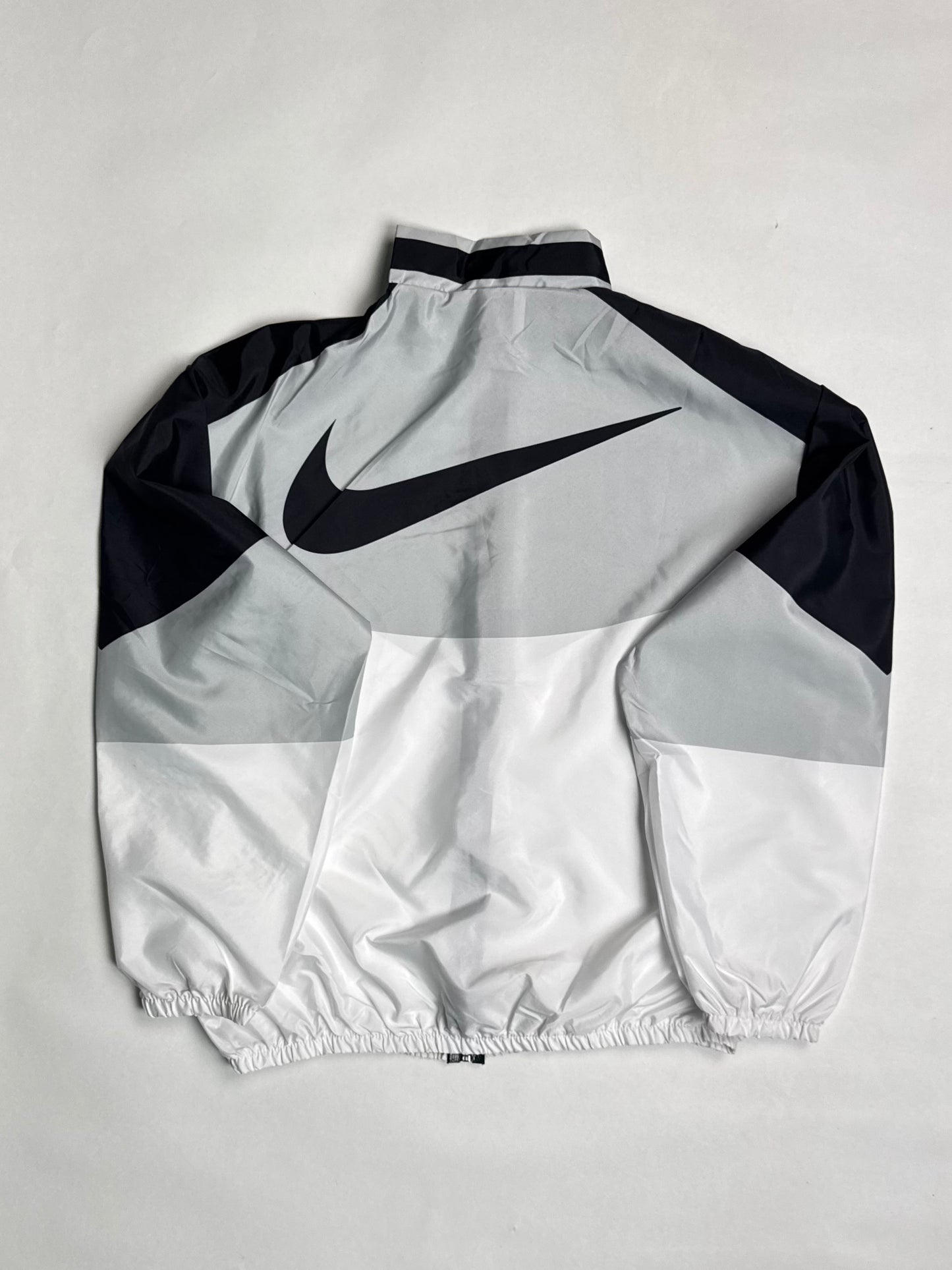 جاكيت نايك ابيض واسود , مطري خفيف✅