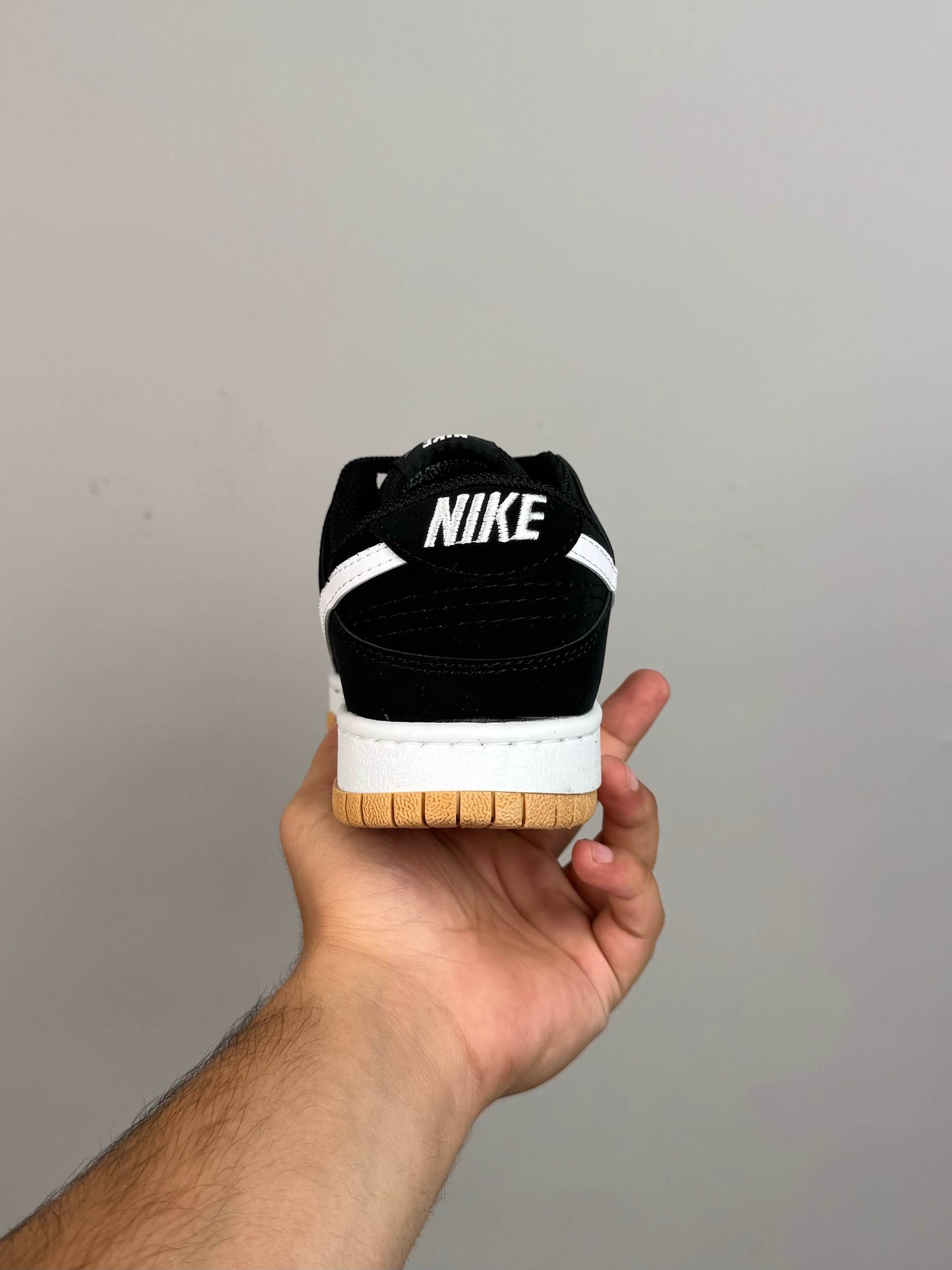 حذاء نايك اس بي اسود وابيض شاومي ,قالب طبيعي (القياسات بين 36>40)