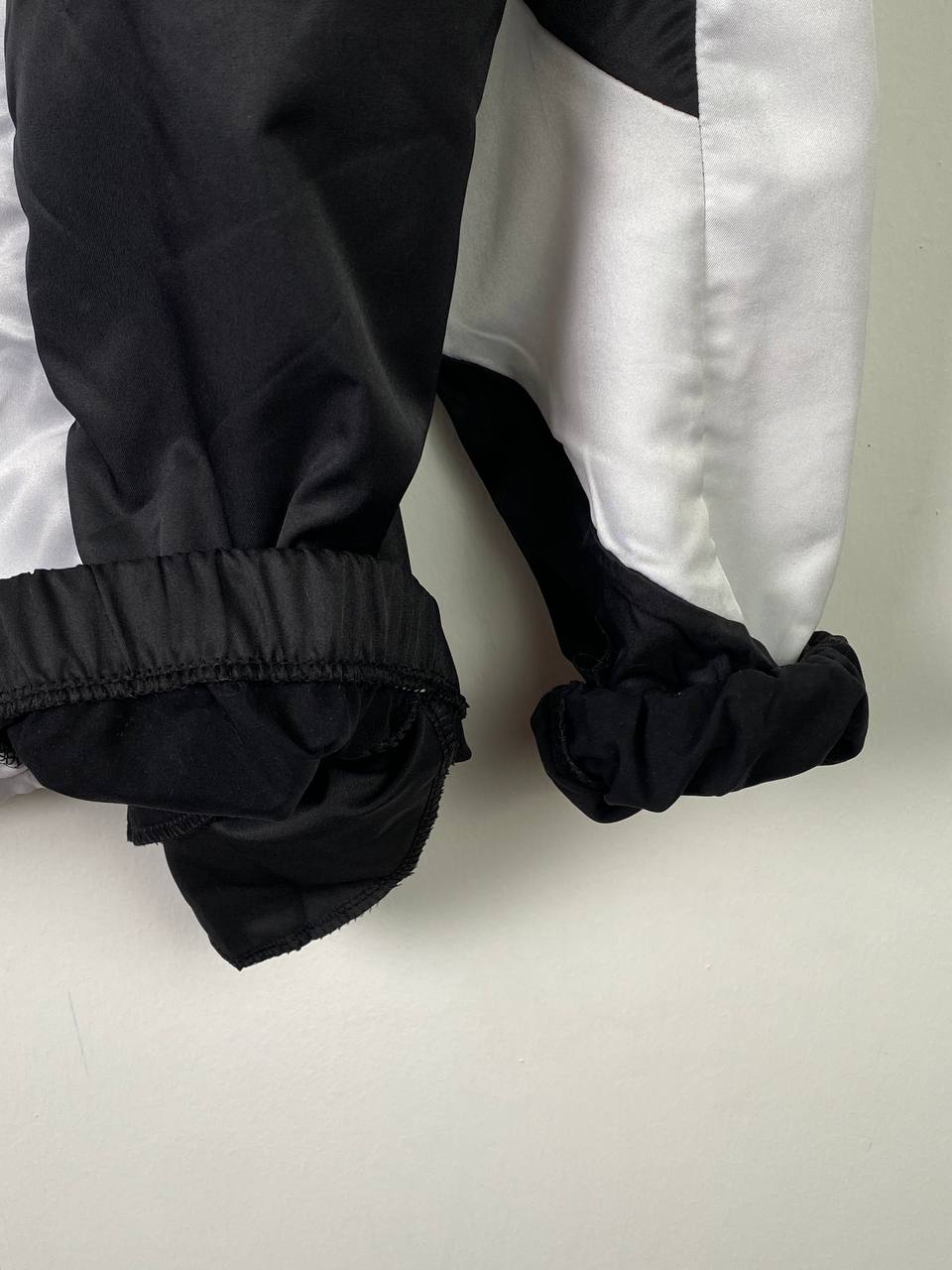 جاكيت بنفسجي وابيض مطري خفيف✅