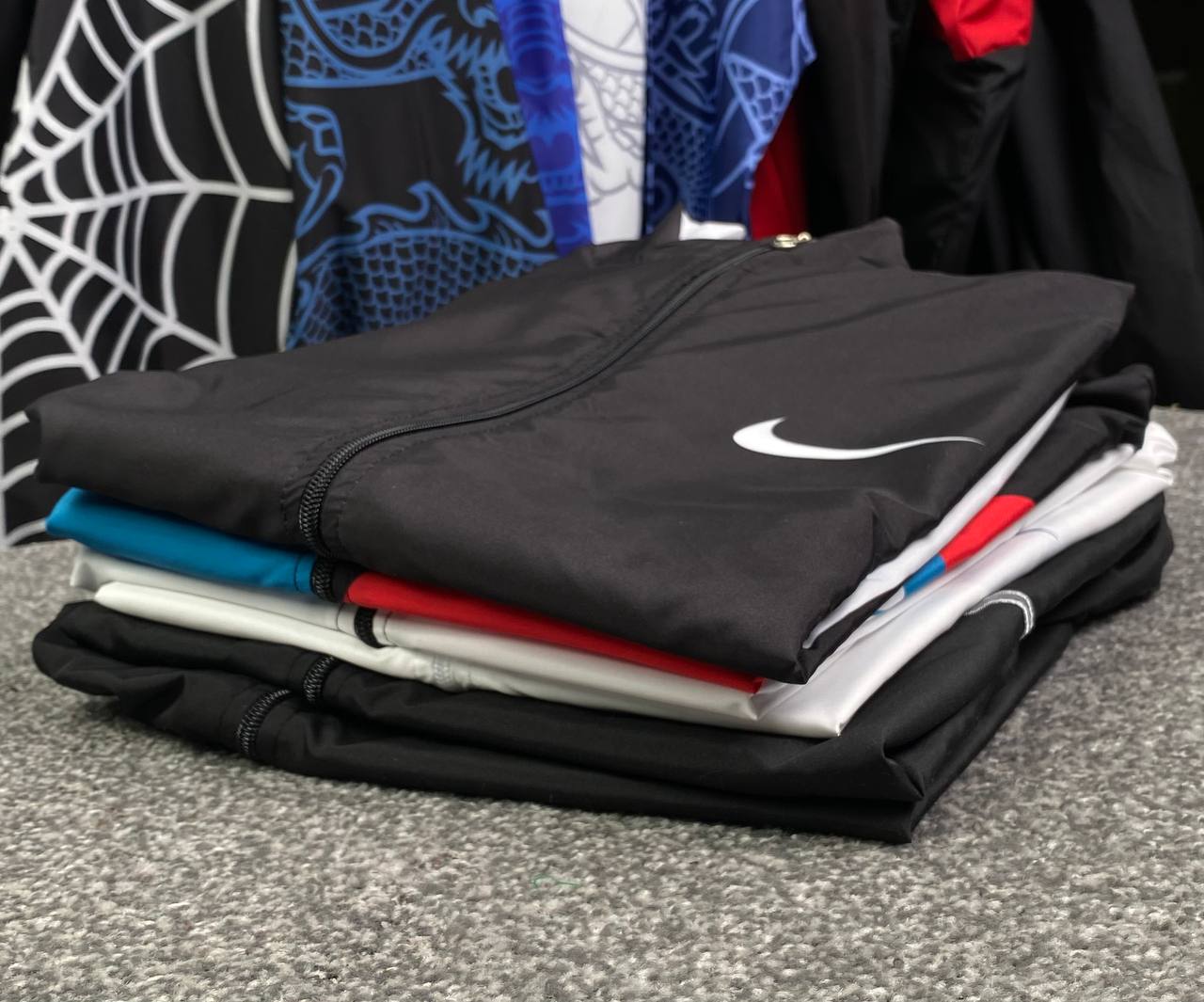 جاكيت نايك خفيف 3 اللوان مطري خفيف✅