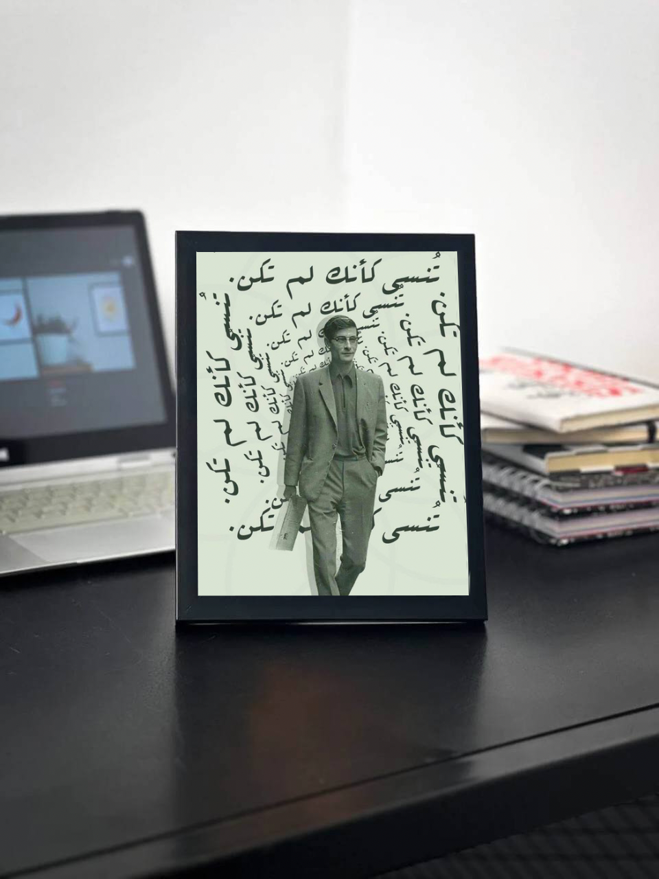 اطارات لوحات للشاعر محمود درويش