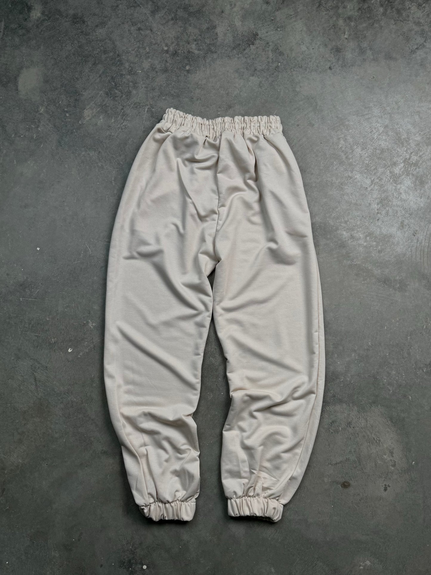 بجامة لاستيكة من الاعلى والاسفل ابيض , قالب طبيعي