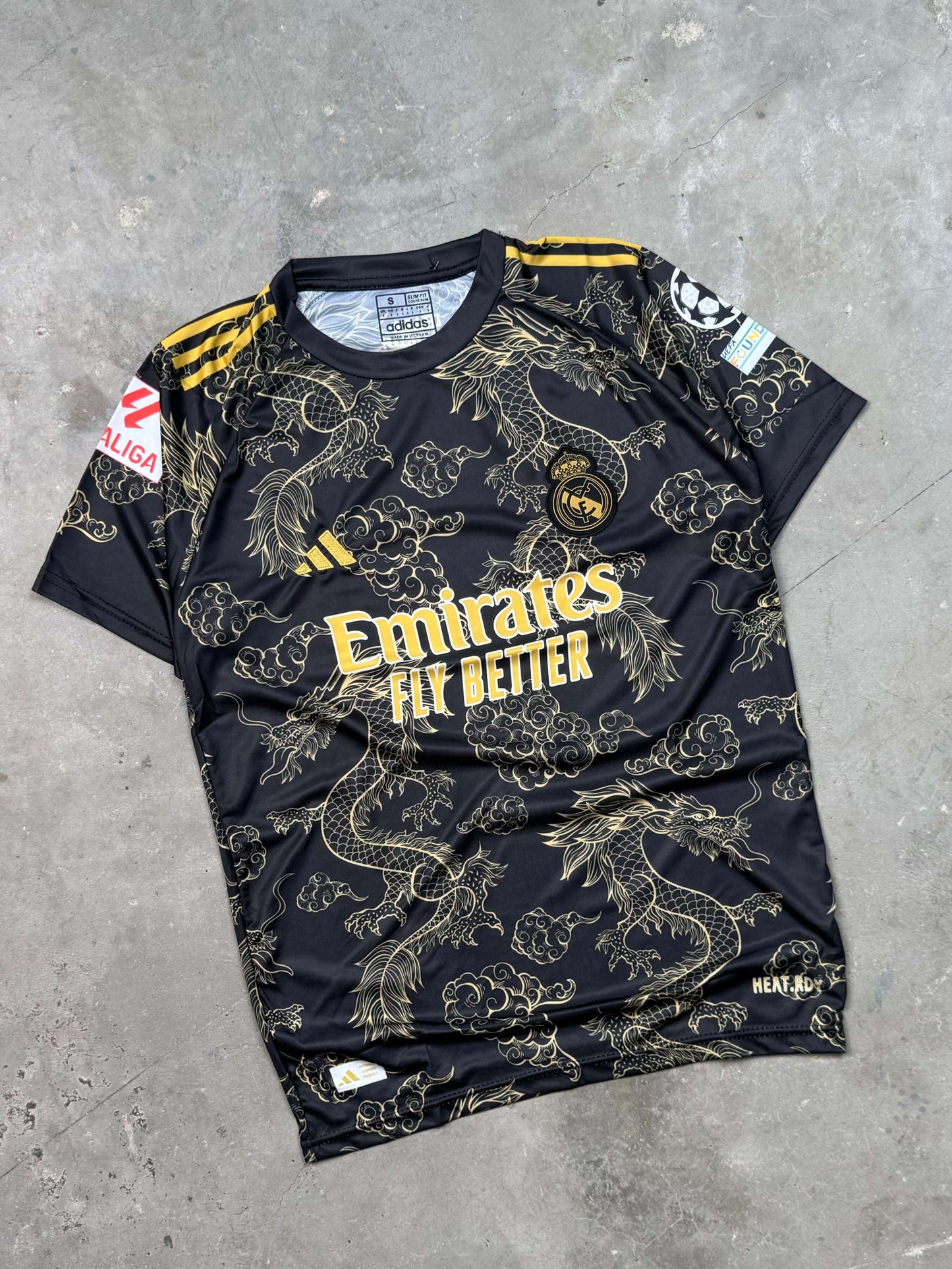 دريس تيشيرت ريال مدريد التنين كريستيانو