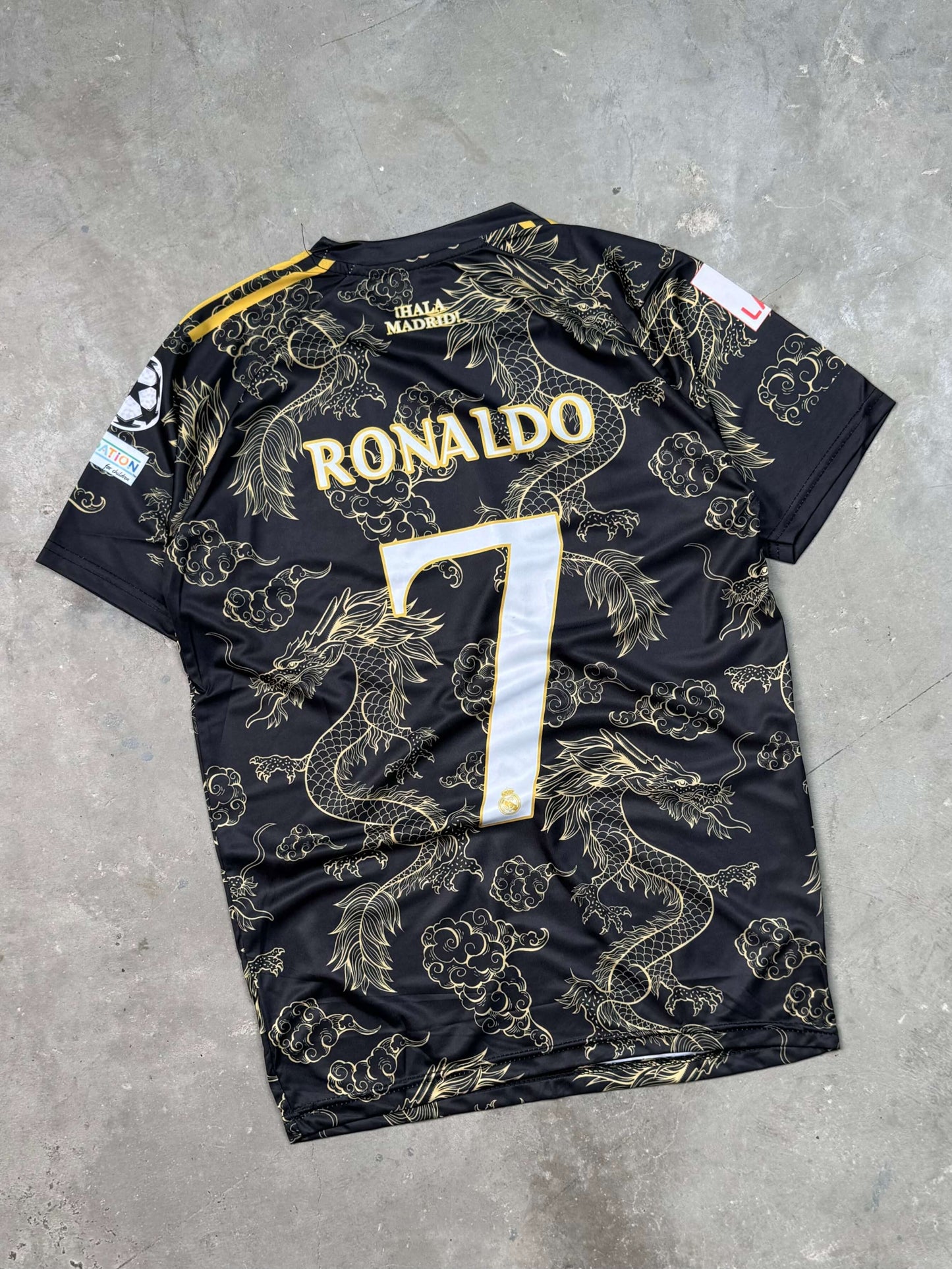 دريس تيشيرت ريال مدريد التنين كريستيانو