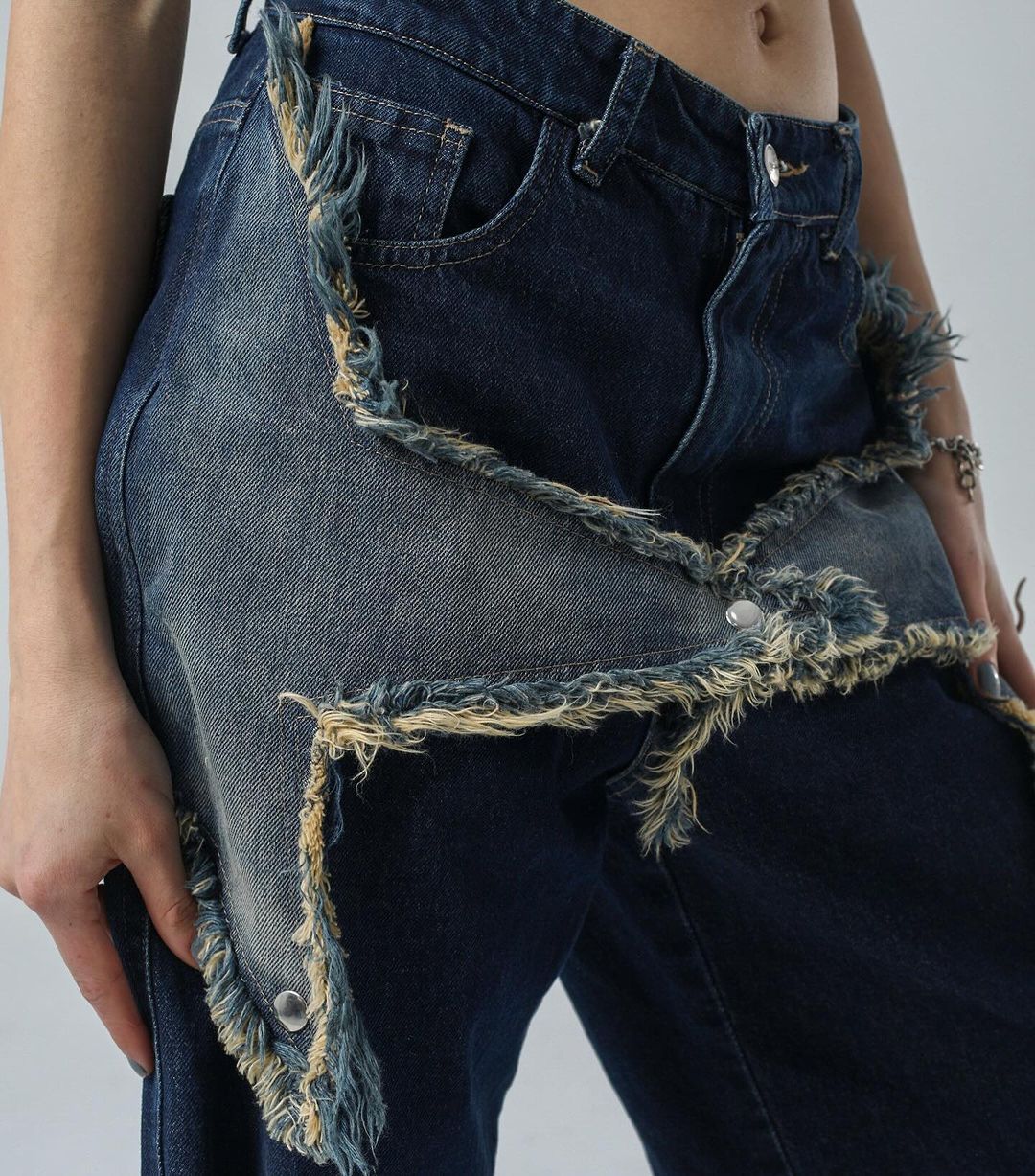 بنطرون جينز نيلي نجوم جيب جانبي , قالب طبيعي