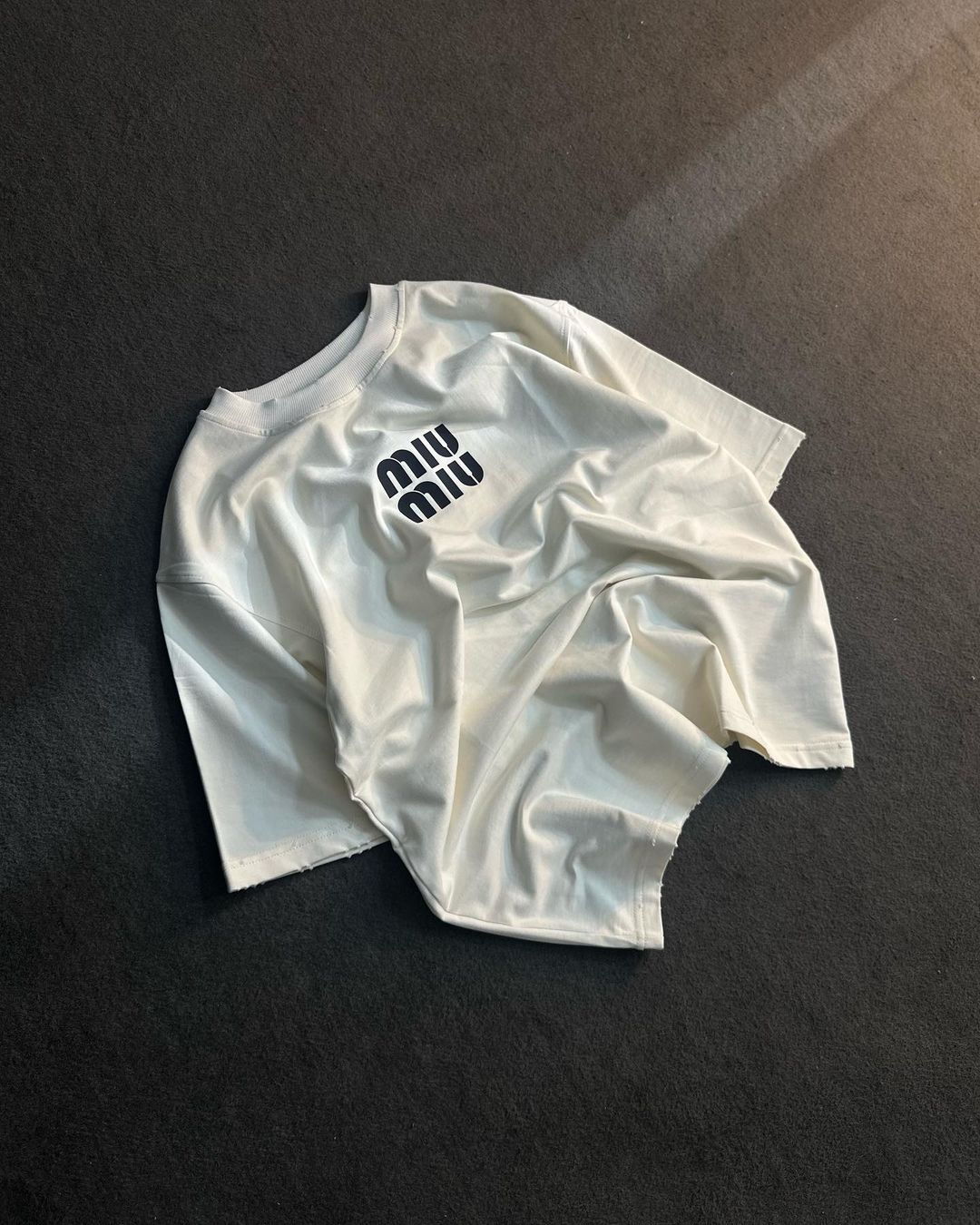 تيشيرتات بعبارات بسيطة