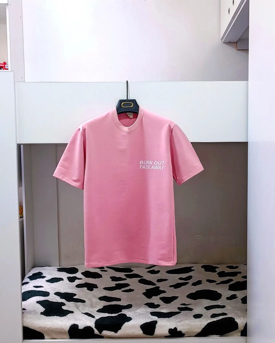 تيشيرت نعود الى الاسود