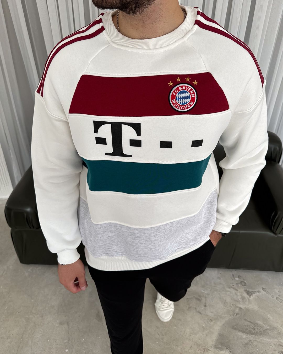 سويتر بايرن ميونيخ ابيض ,قالب كبير
