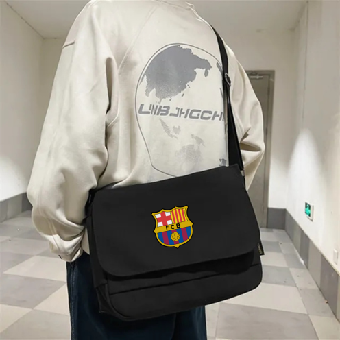 حقيبة كتف جانبية شعار برشلونة
