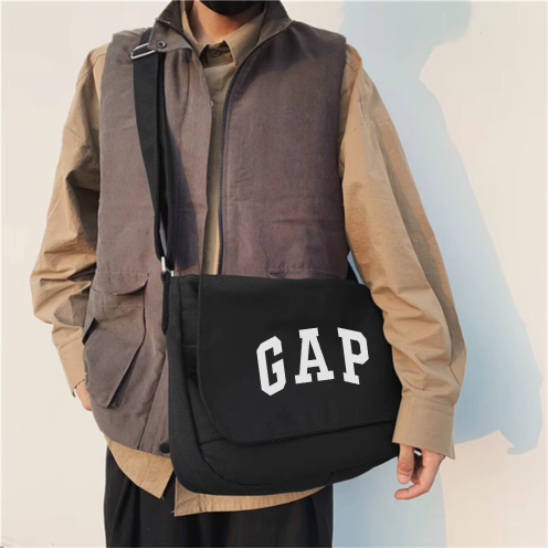 GAP - حقيبة كتف جانبية