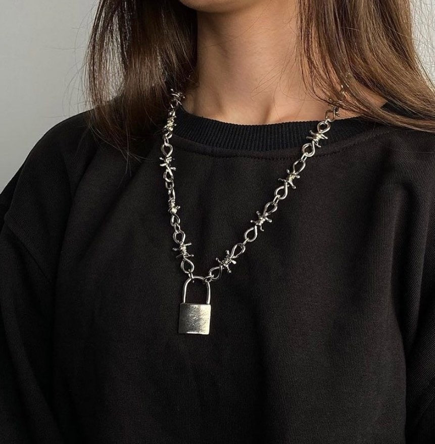 قلادة قفل زنجيل