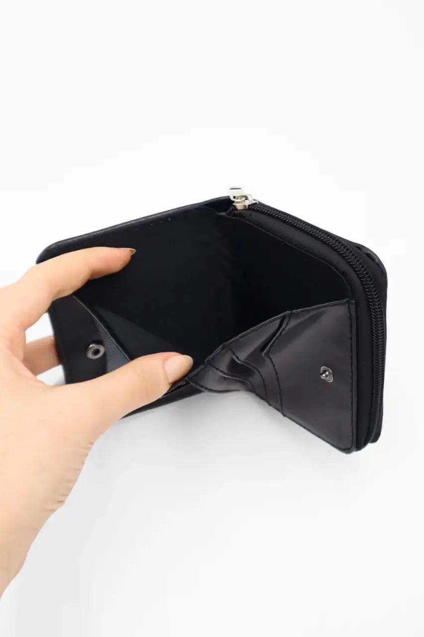 محفظة بنت انمي