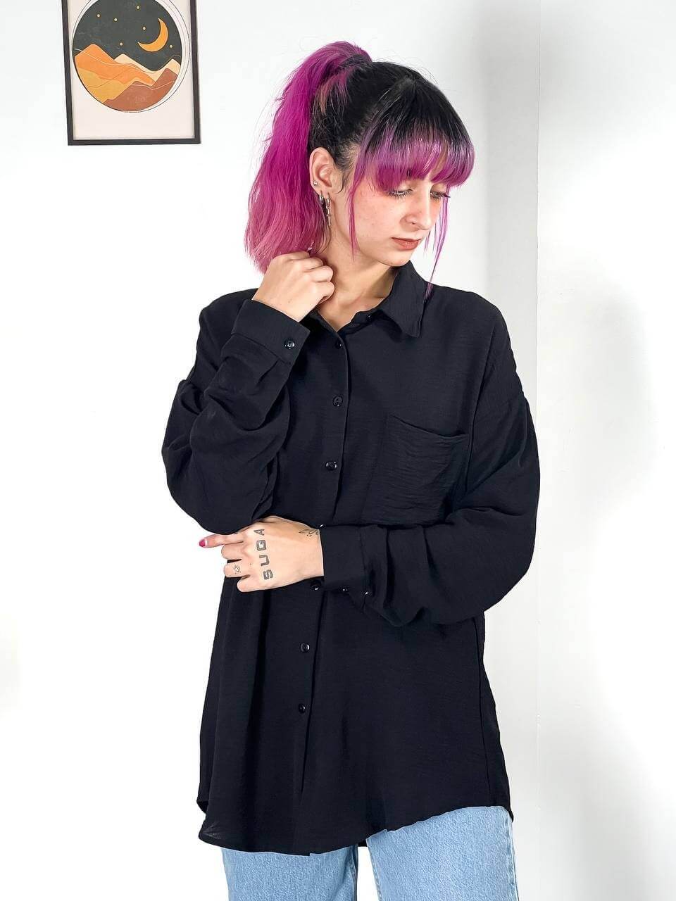 قميص نسائي كتابة من الخلف اسود ,قالب كبير