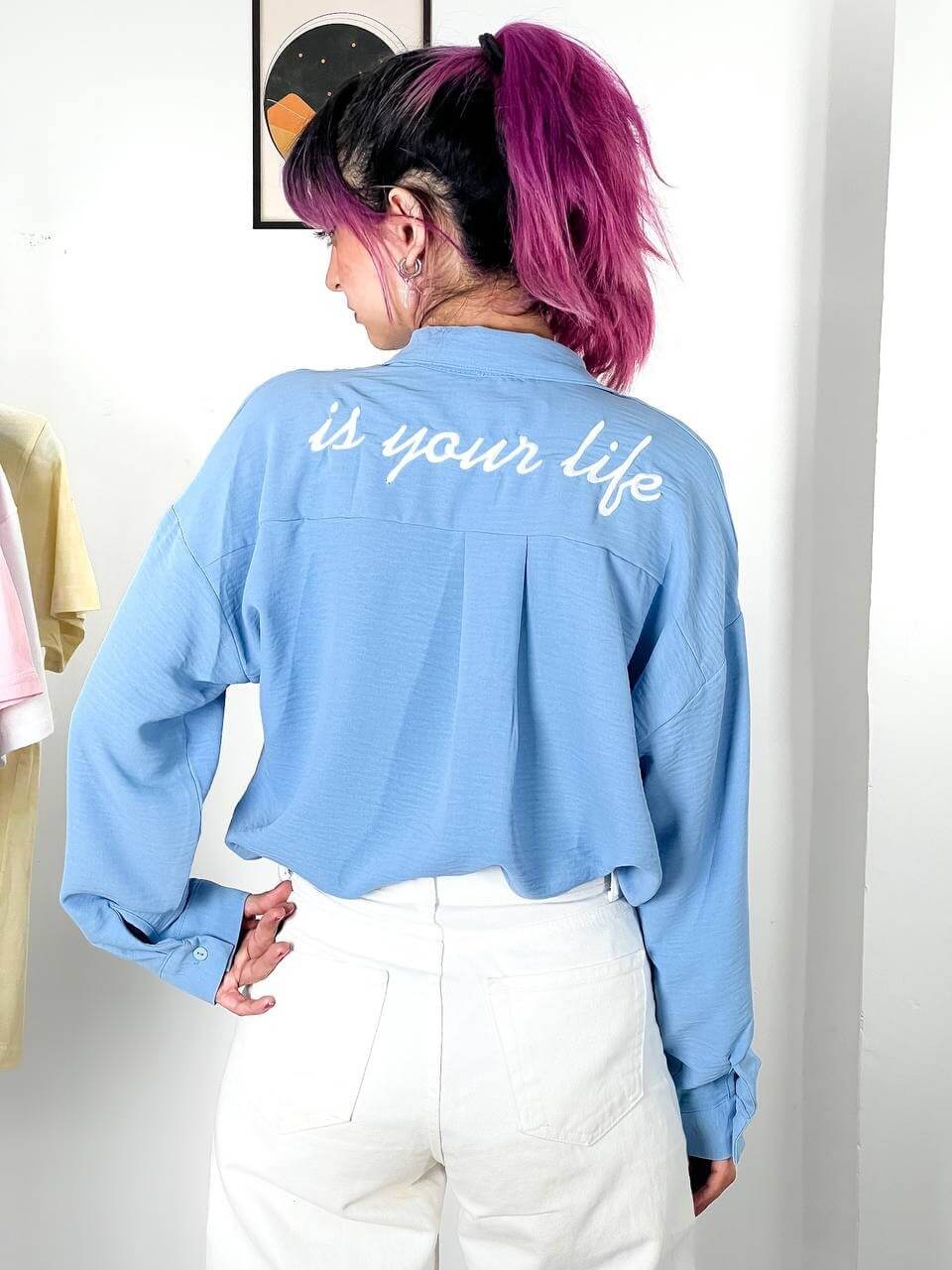 قميص نسائي كتابة من الخلف سمائي ,قالب كبير✅