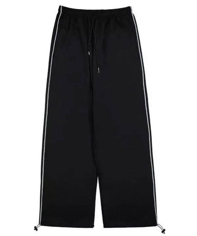 بجامة لاستيكة لون اسود بخط ابيض