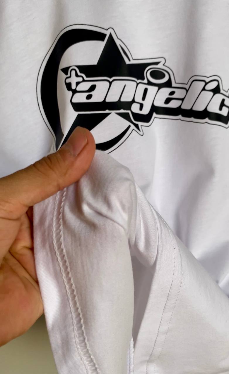 سويتشيرت انجيليك لون ابيض واسود