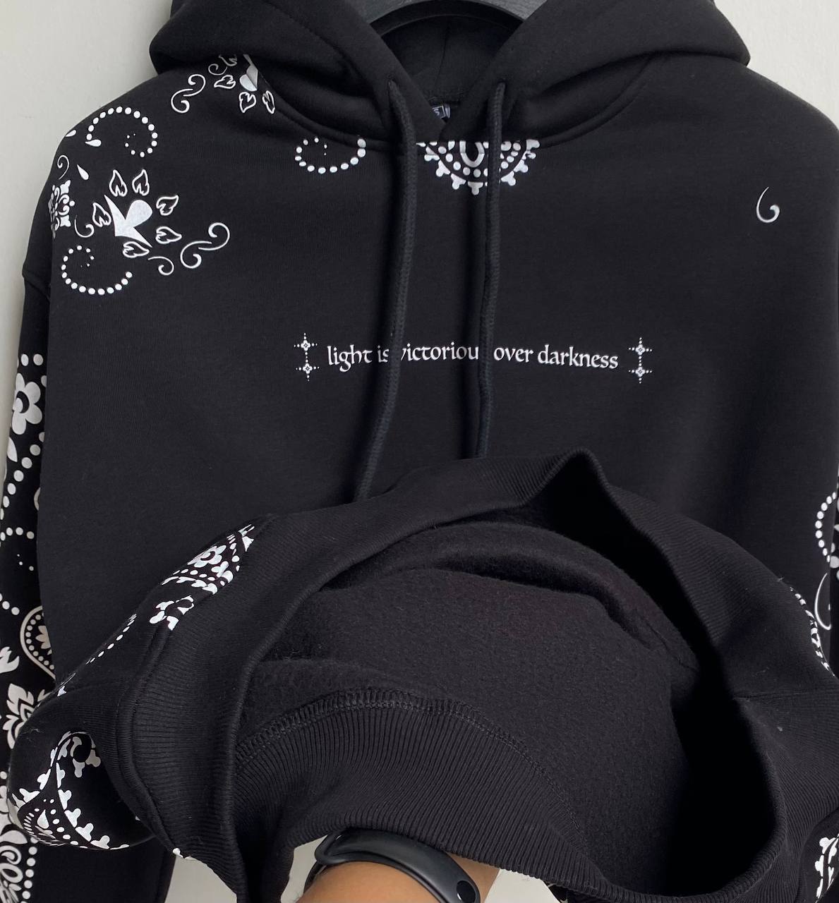 هودي الضوء ينتصر على الظلام