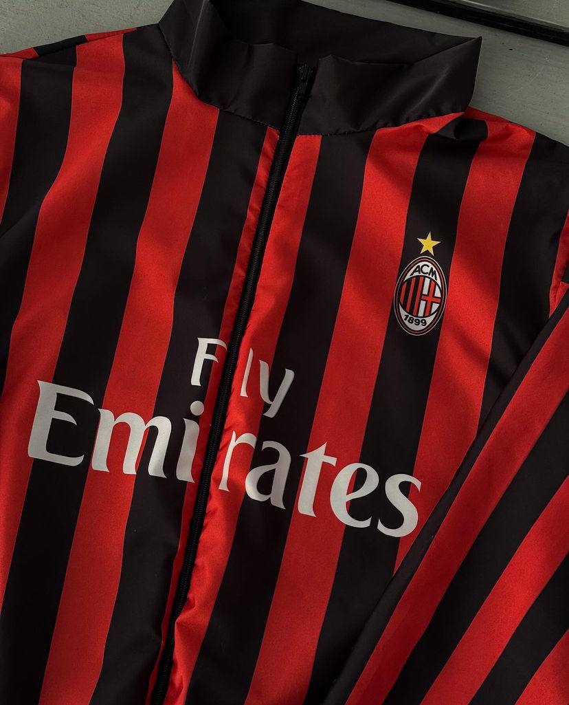 جاكيت ايسي ميلان مطري خفيف ✅