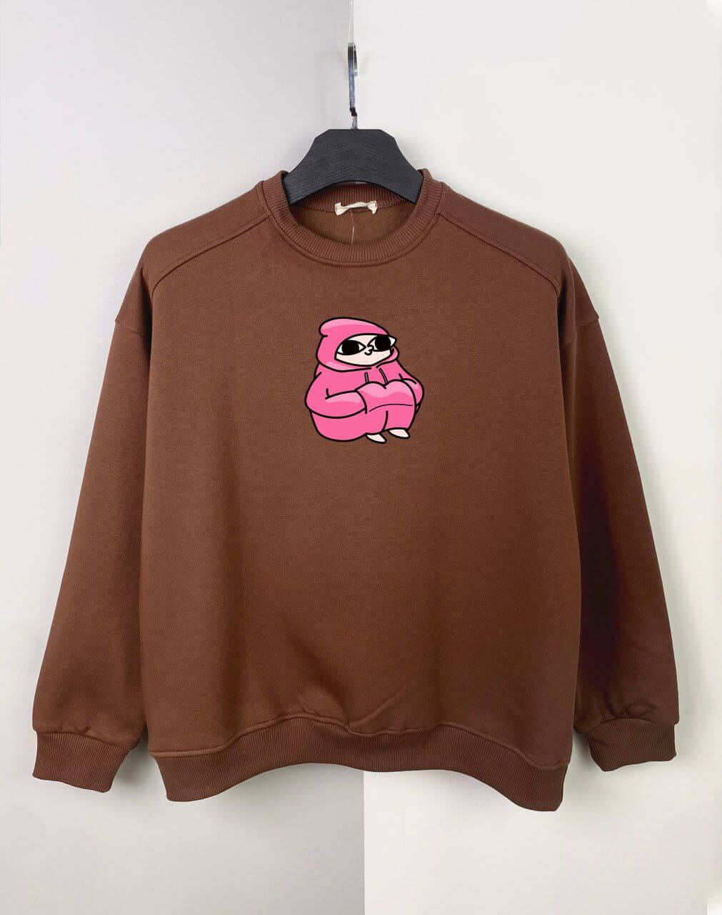 سويتشيرت طبعة ستيكر وسطية