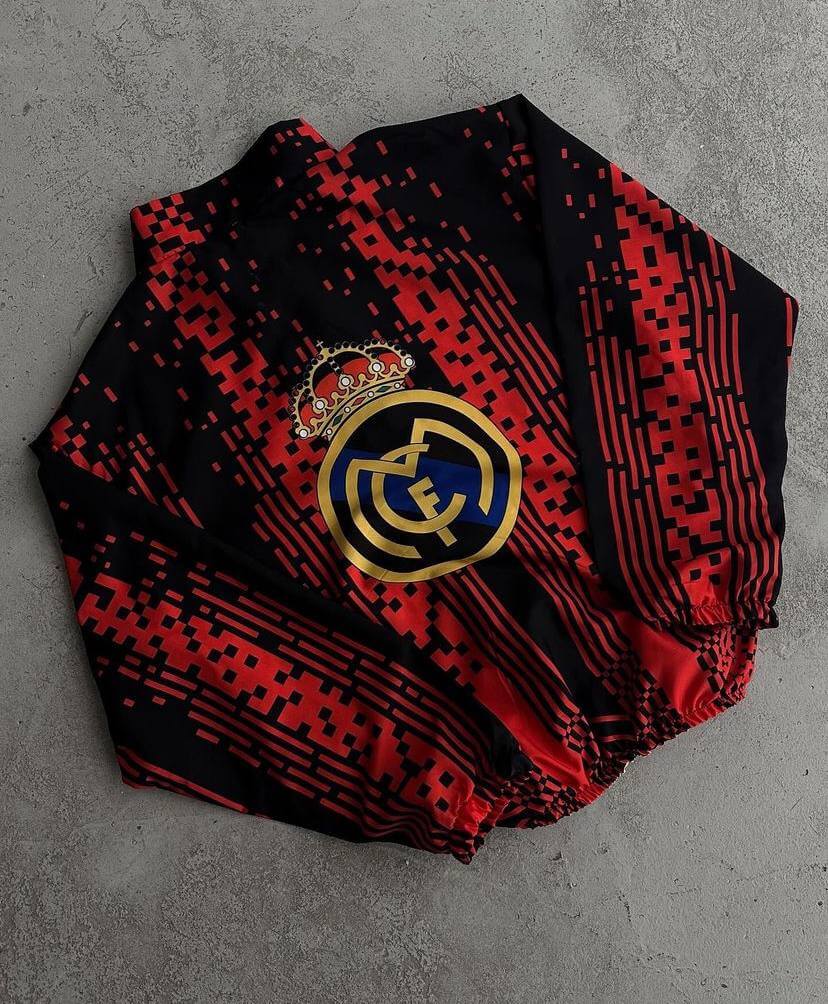 جاكيت ريال مدريد احمر واسود مطري خفيف