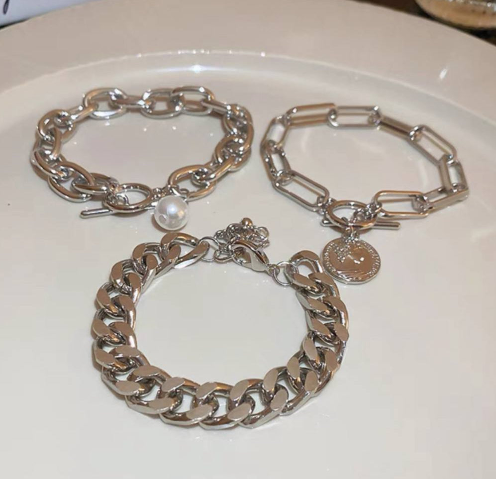 سوار نسائي ثلاثي لؤلؤ (ثلاث قطع)