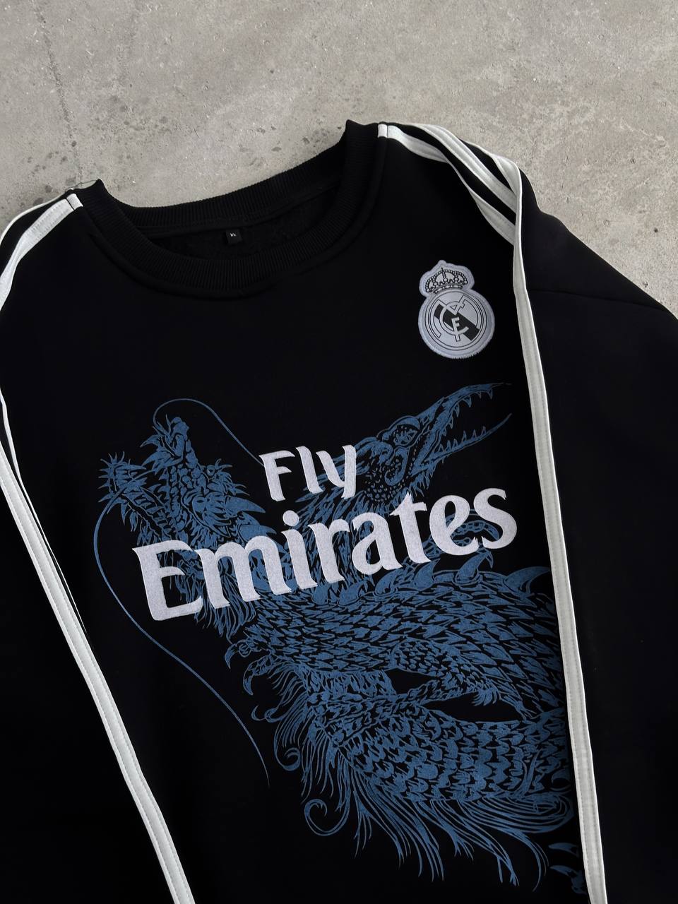 سويتر ريال مدريد والتنين لون اسود ,قالب كبير