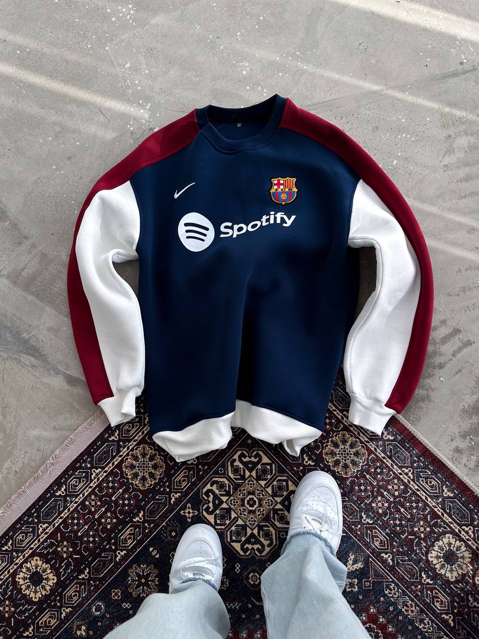 سويتر برشلونة نايك نيلي ردن ابيض ,قالب كبير