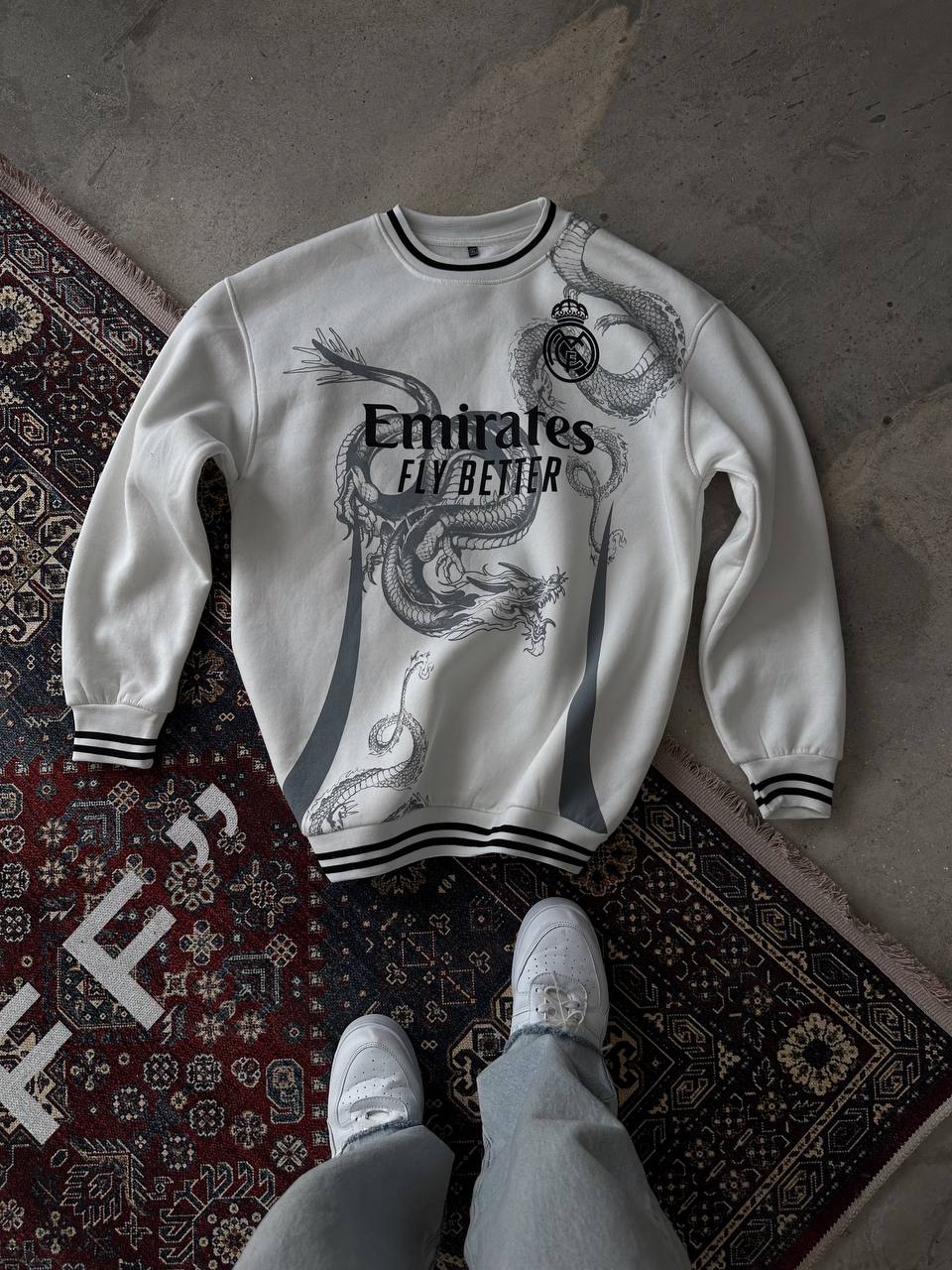 سويتر ابيض ريال مدريد والتنين رجالي نسائي ,قالب كبير