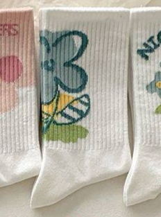 جوارب كورية وروود