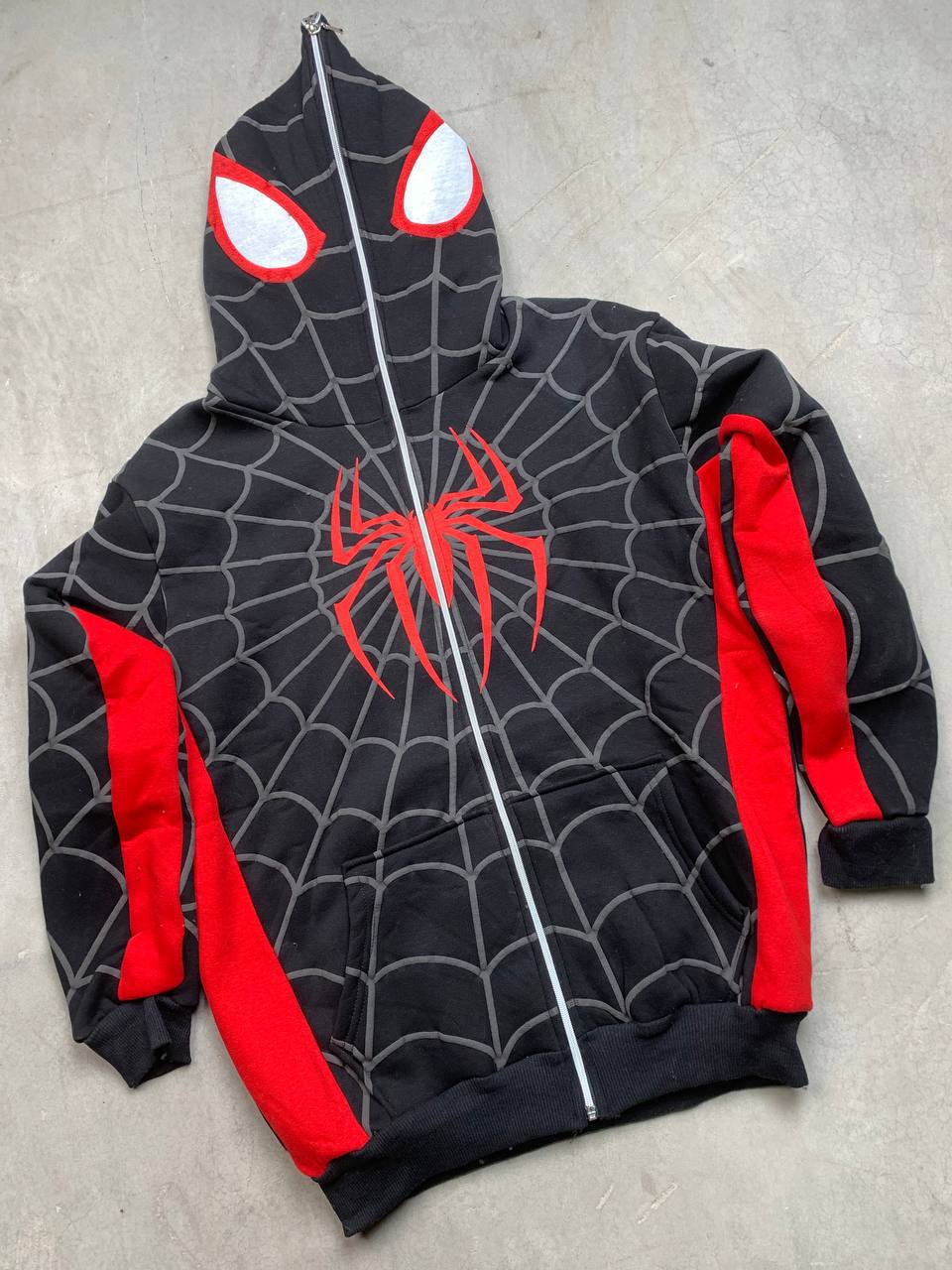 جاكيت كبوس قناع سبايدر مان اسود واحمر