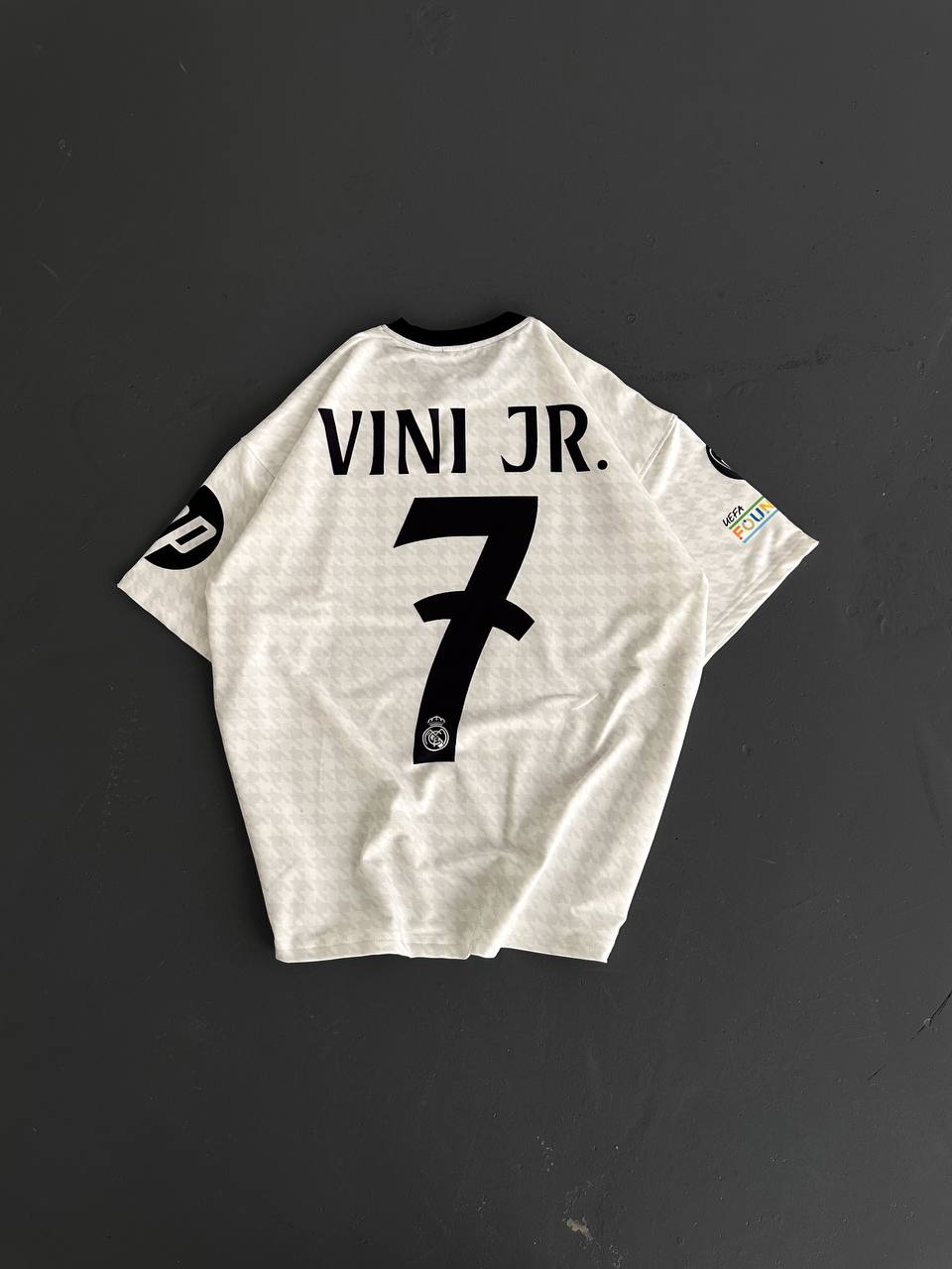 تيشيرت ريال مدريد فينيسيوس جونيور , قالب كبير