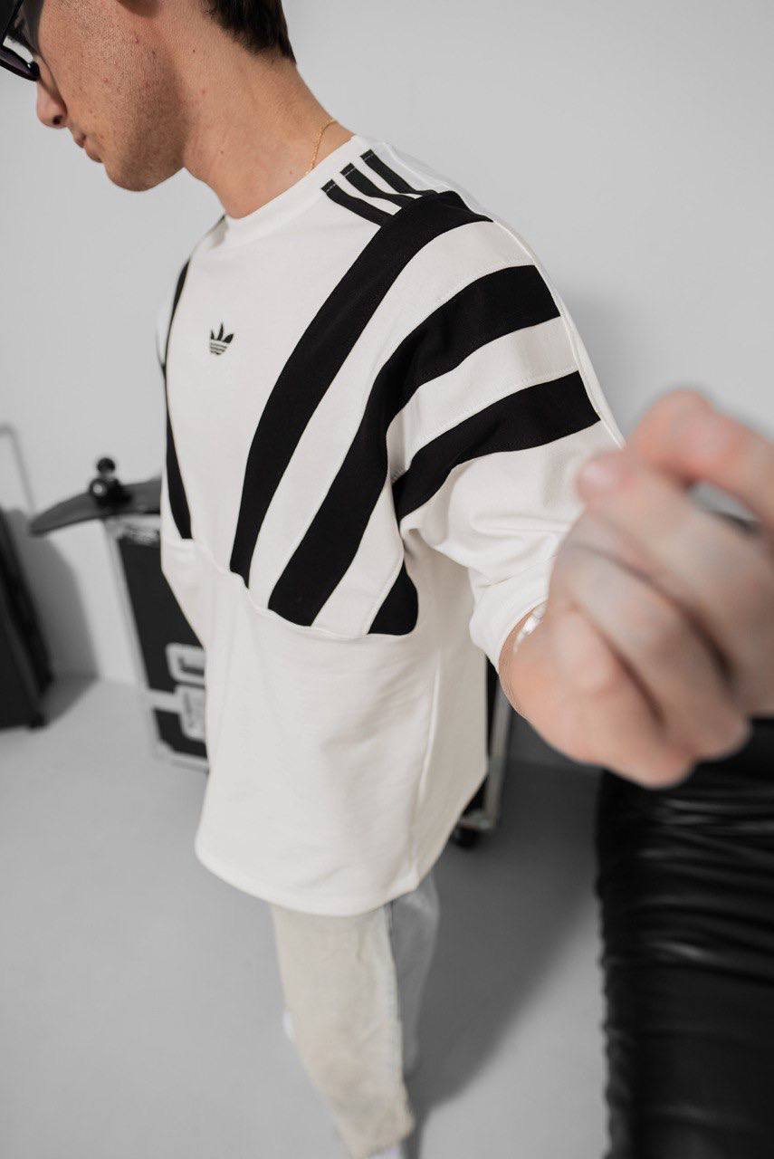 تيشيرت اديداس ابيض خطوط اسود , قالب كبير
