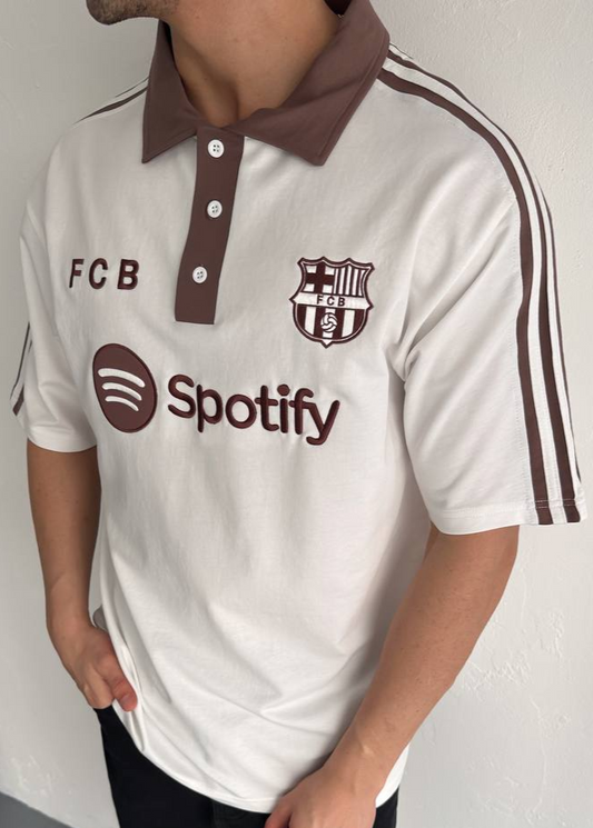 تيشيرت برشلونة ياخة ابيض وقهوائي ,قالب كبير