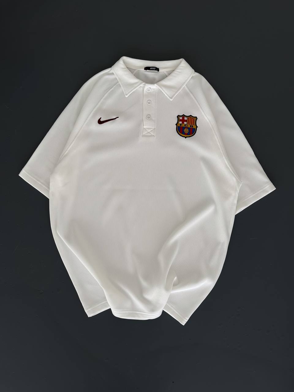 تيشيرت ياخة برشلونة نايك ابيض , قالب كبير