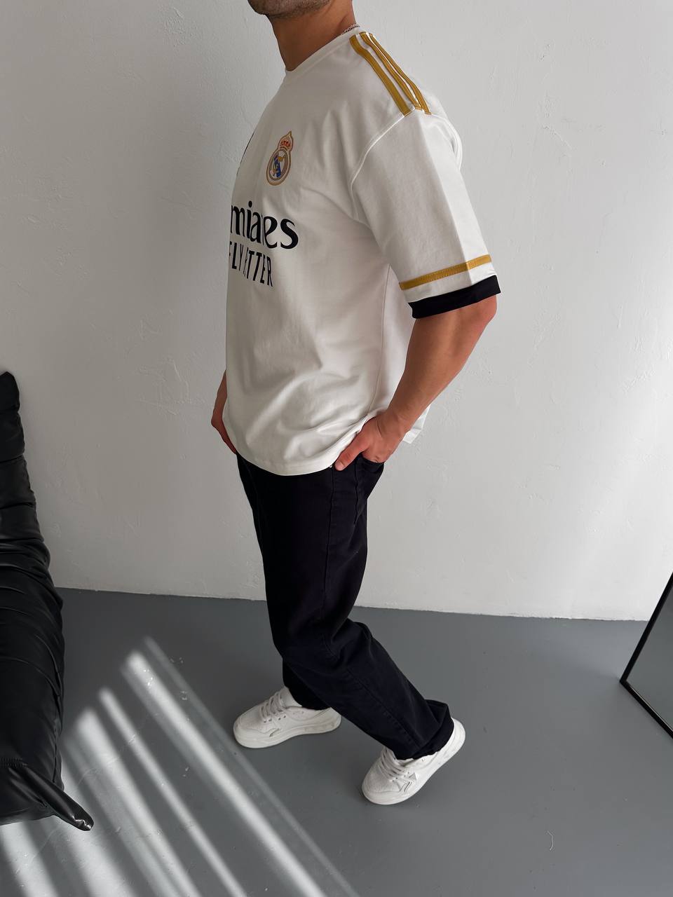 تيشيرت ريال مدريد الملك فيفا ابيض , قالب كبير