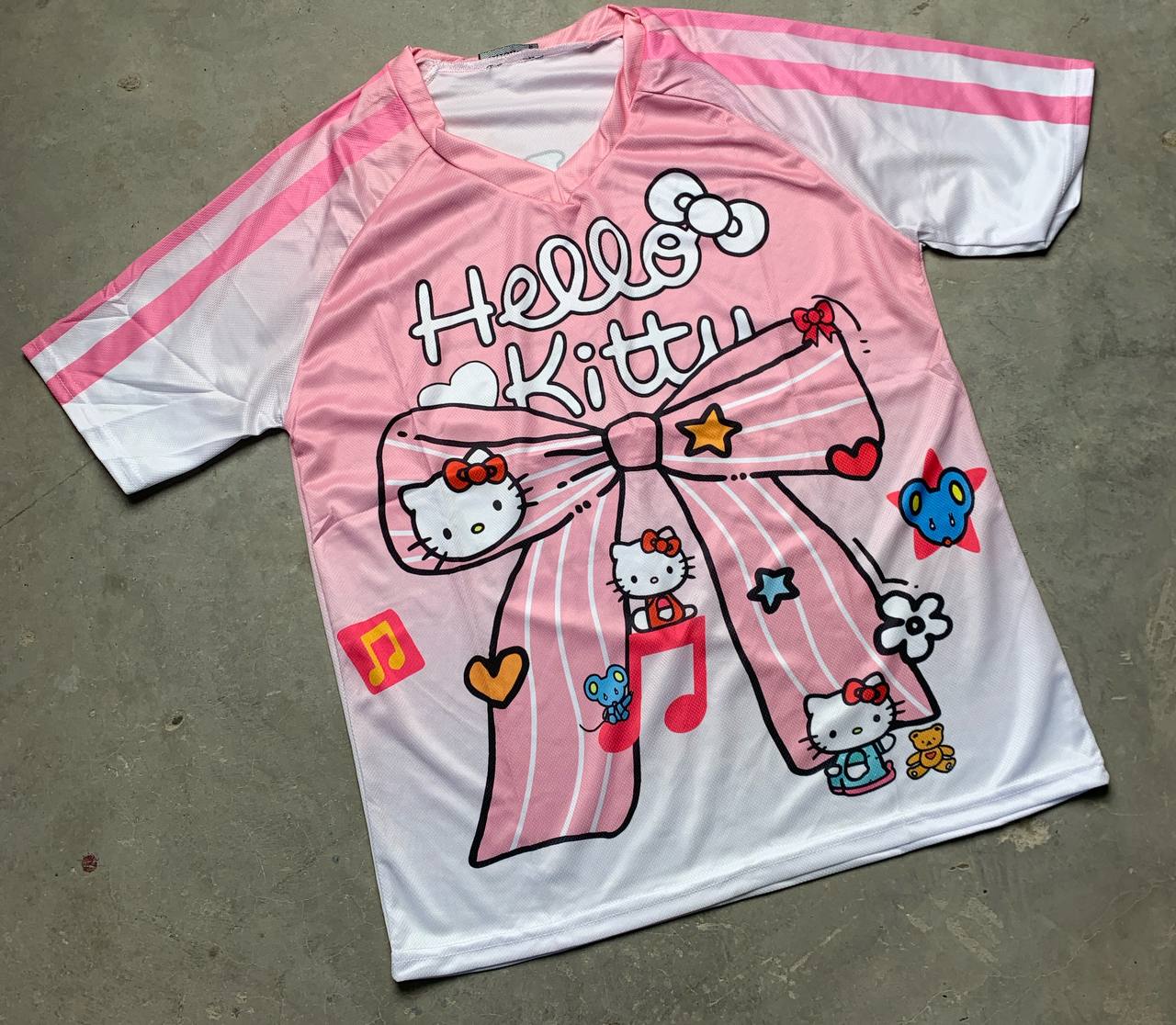 تيشيرت بناتي هيلو كيتي فيونكة ابيض ووردي , قالب صغير✅