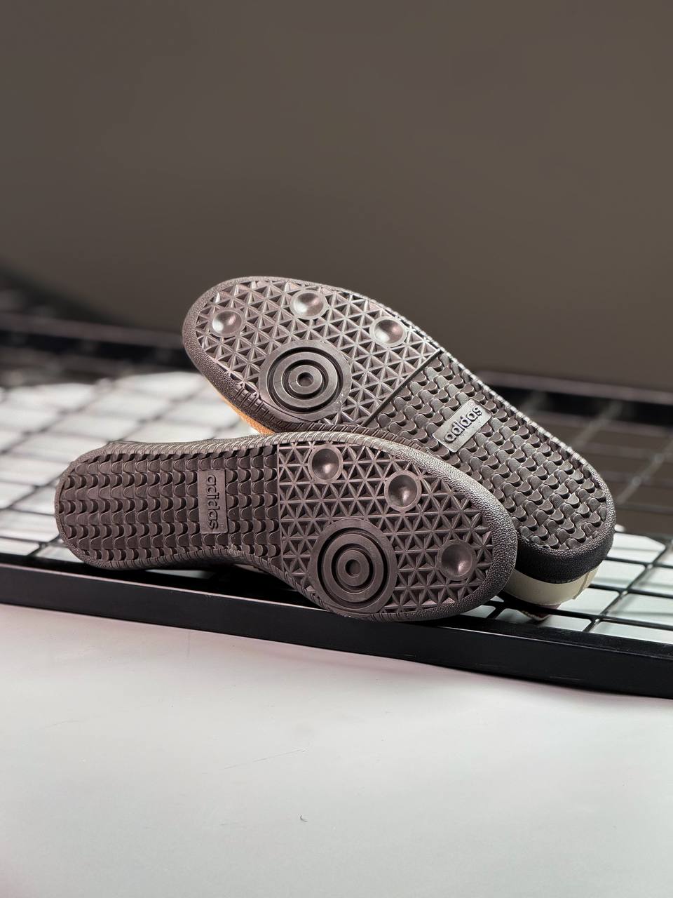 حذاء اديداس سامبا بيجي وماروني , قالب طبيعي (القياسات بين 36>40)