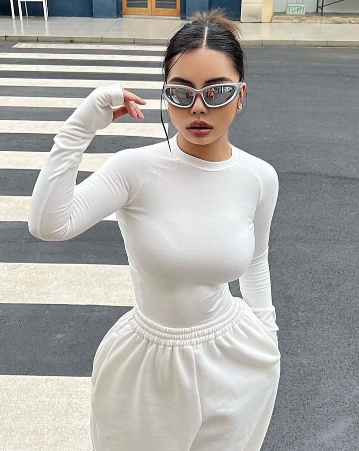 بدي نسائي ابيض طويل للاسفل