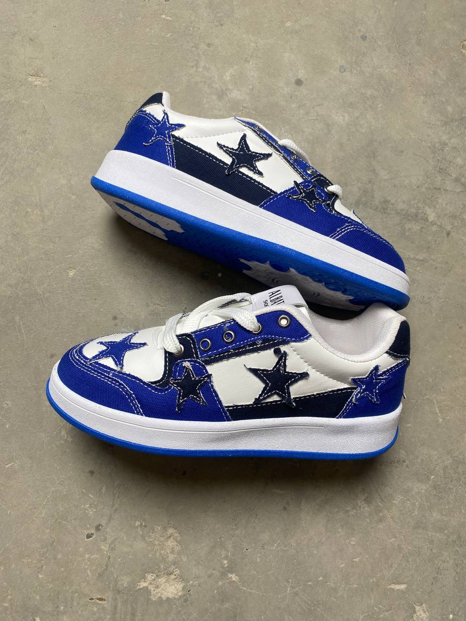 (القياسات بين 36>40) حذاء نجوم ازرق ,قالب صغير