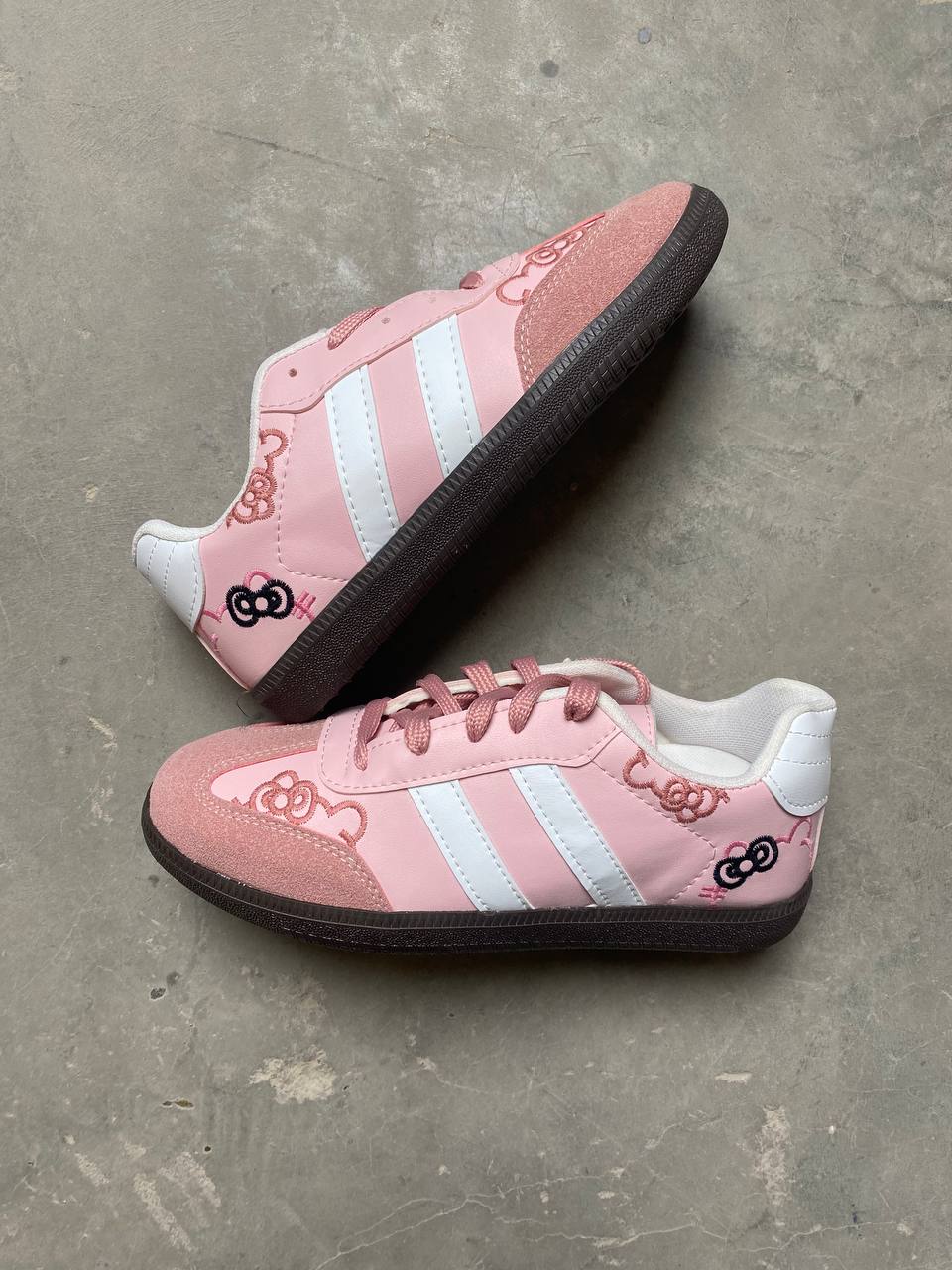 (القياسات بين 36>40) حذاء هيلو كيتي وردي ,قالب صغير