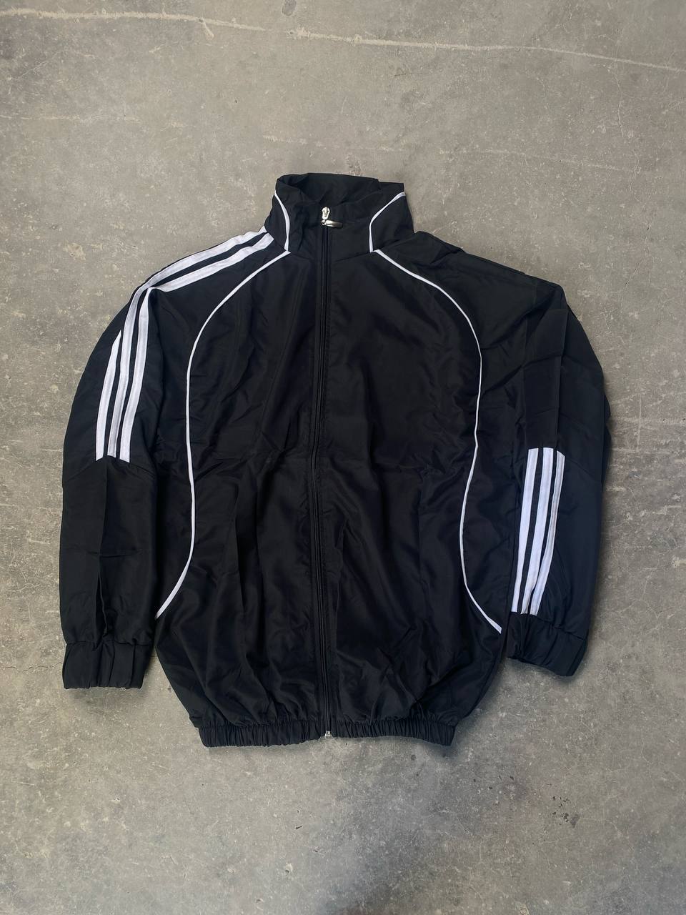 جاكيت اسود مخطط ابيض , مطري خفيف