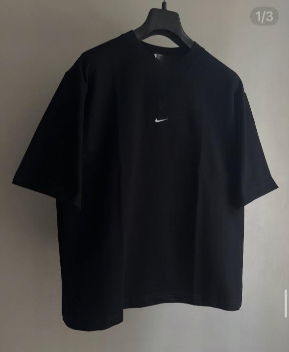 تيشيرت شعار نايك صغيرة