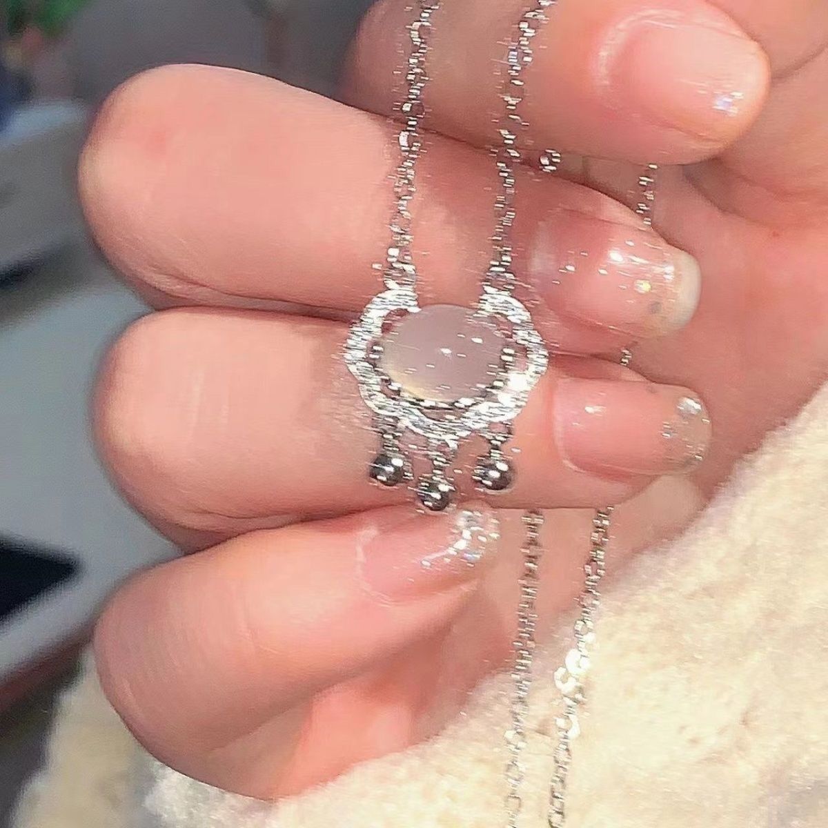 قلادة زاركون فضية