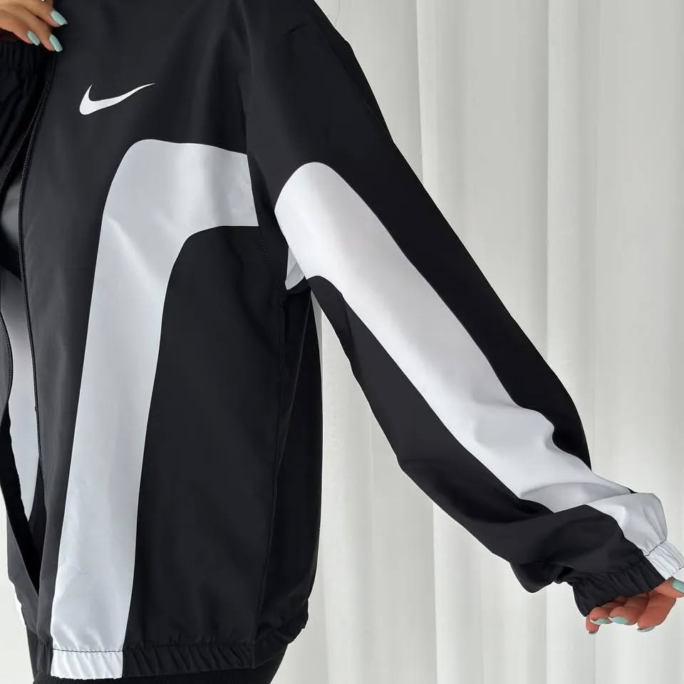 جاكيت نايك اسود وابيض , مطري خفيف