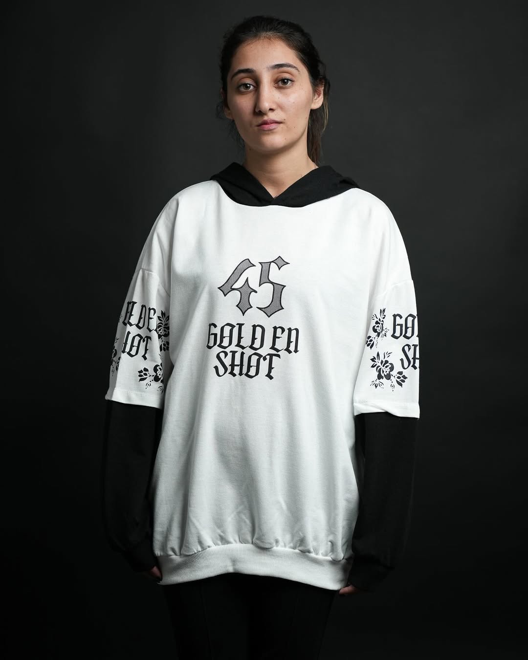 GOLD EN 45 - هودي ابيض واسود , قالب طبيعي