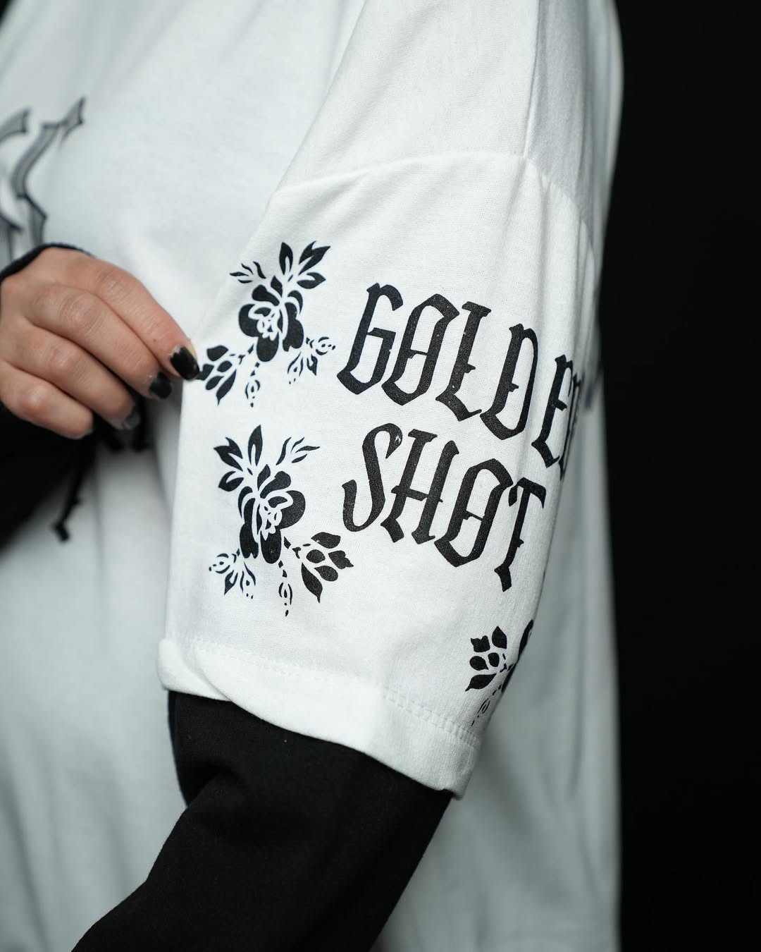 GOLD EN 45 - هودي ابيض واسود , قالب طبيعي